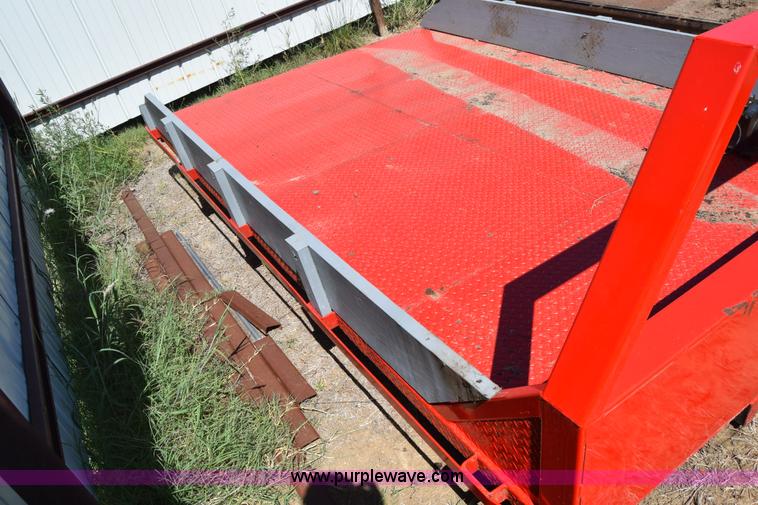 image for item J7965 Flatbed truck bed