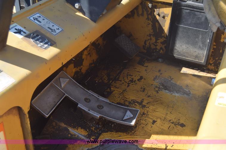 image for item J7998 Noble TM20 forklift