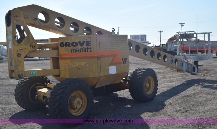 image for item J7999 Grove AMZ66 boom lift