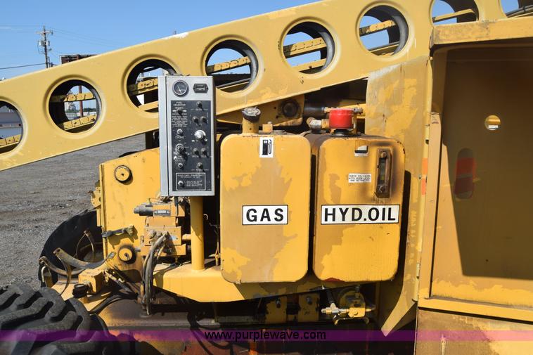 image for item J7999 Grove AMZ66 boom lift