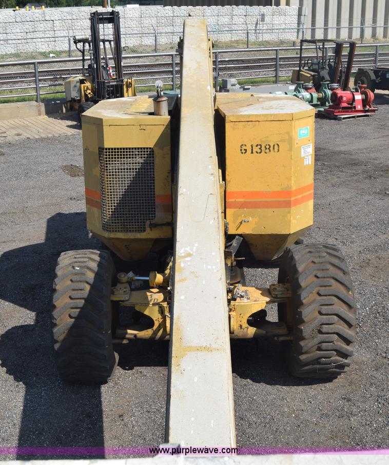 image for item J7999 Grove AMZ66 boom lift