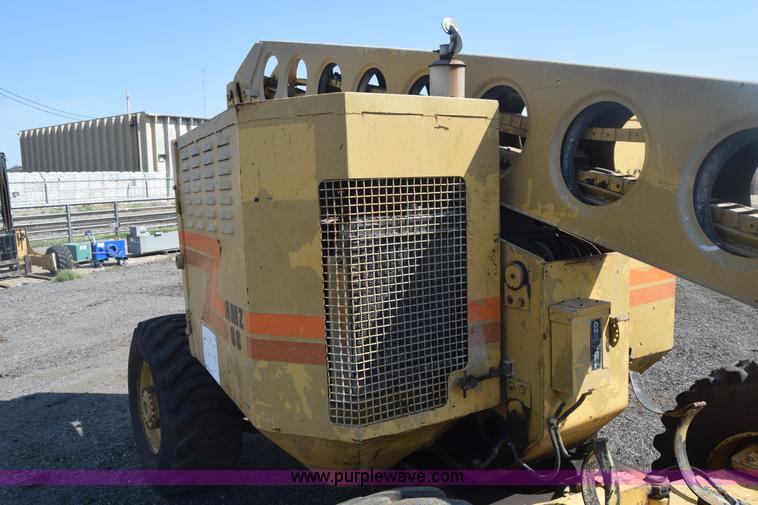 image for item J7999 Grove AMZ66 boom lift