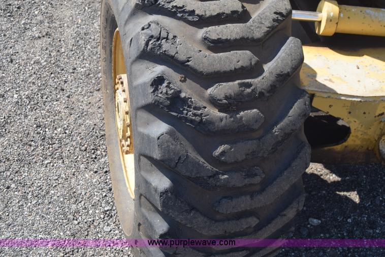 image for item J7999 Grove AMZ66 boom lift