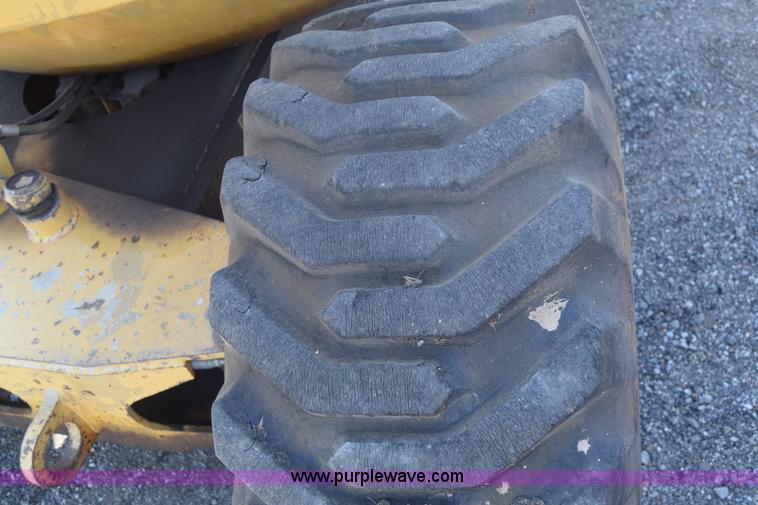 image for item J7999 Grove AMZ66 boom lift