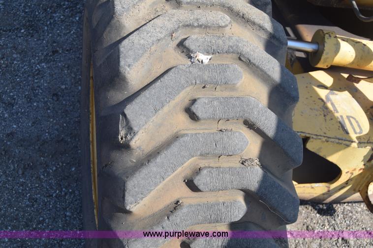 image for item J7999 Grove AMZ66 boom lift