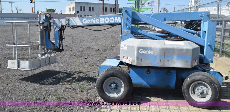 image for item J8000 Genie 30/20HD boom lift