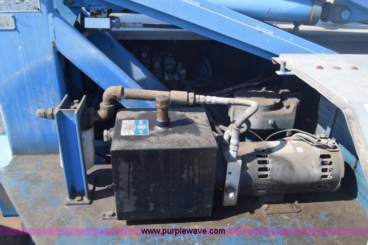 image for item J8000 Genie 30/20HD boom lift