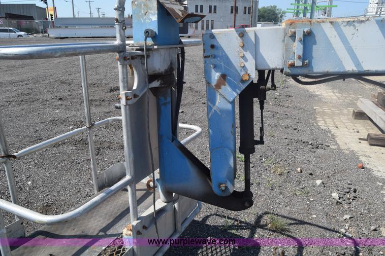 image for item J8000 Genie 30/20HD boom lift