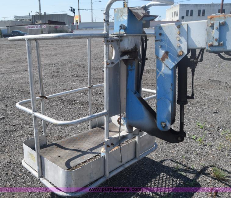 image for item J8000 Genie 30/20HD boom lift