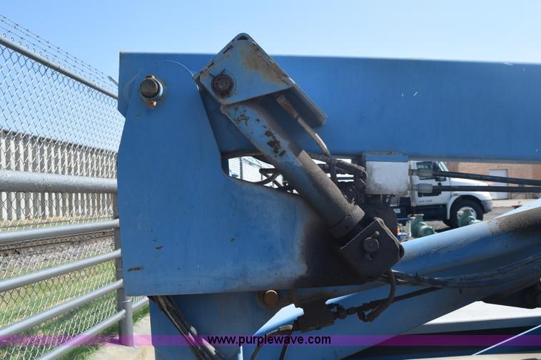 image for item J8000 Genie 30/20HD boom lift