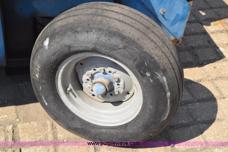 image for item J8000 Genie 30/20HD boom lift