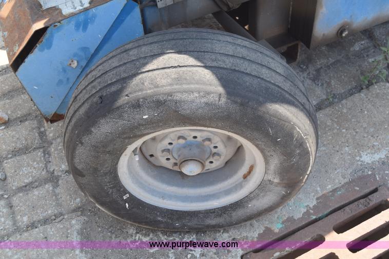 image for item J8000 Genie 30/20HD boom lift