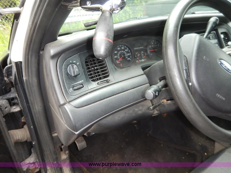 image for item K1539 2007 Ford Crown Victoria Police Interceptor