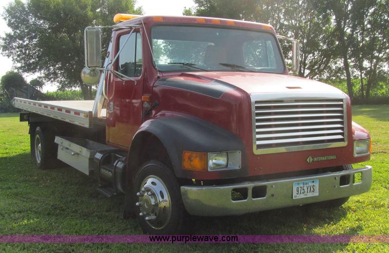 image for item K5735 1992 International 4600 rollback truck