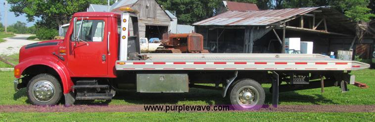 image for item K5735 1992 International 4600 rollback truck