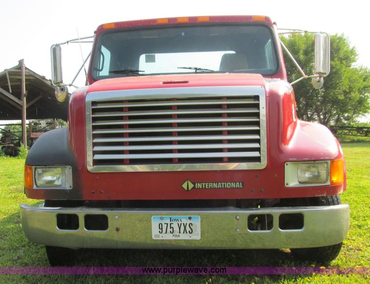 image for item K5735 1992 International 4600 rollback truck