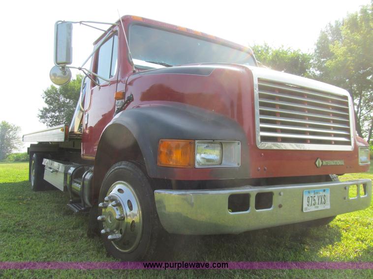 image for item K5735 1992 International 4600 rollback truck