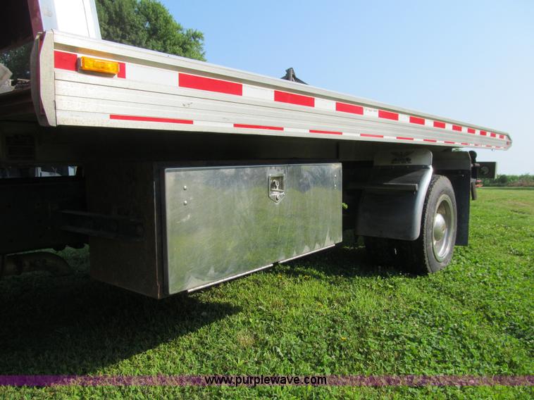 image for item K5735 1992 International 4600 rollback truck