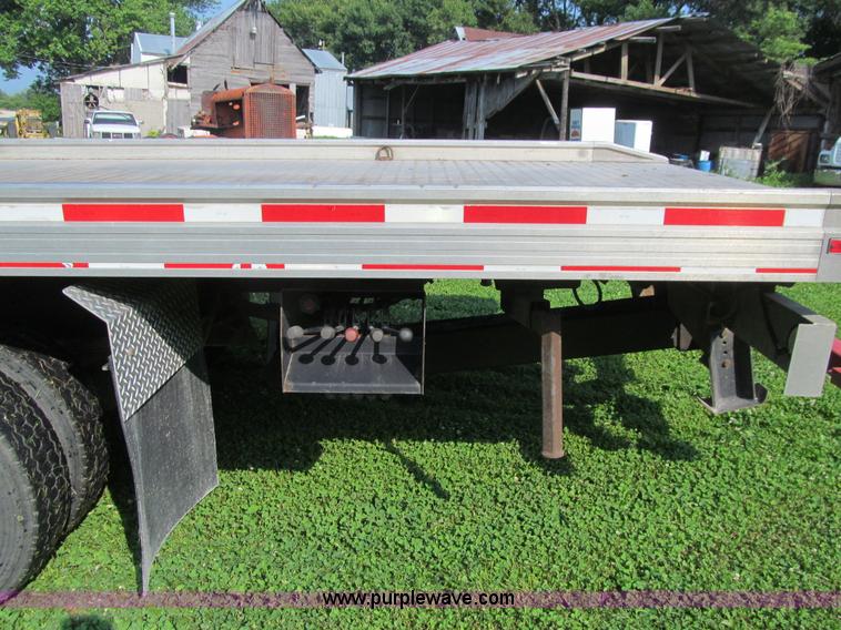 image for item K5735 1992 International 4600 rollback truck