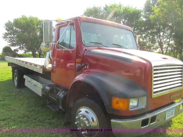 image for item K5735 1992 International 4600 rollback truck