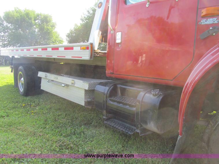 image for item K5735 1992 International 4600 rollback truck