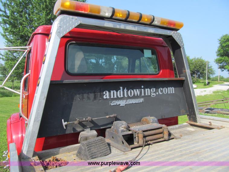 image for item K5735 1992 International 4600 rollback truck