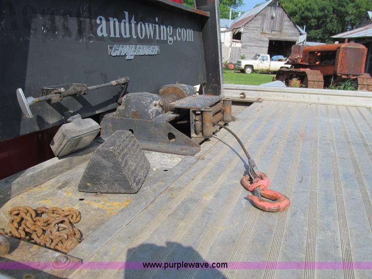 image for item K5735 1992 International 4600 rollback truck