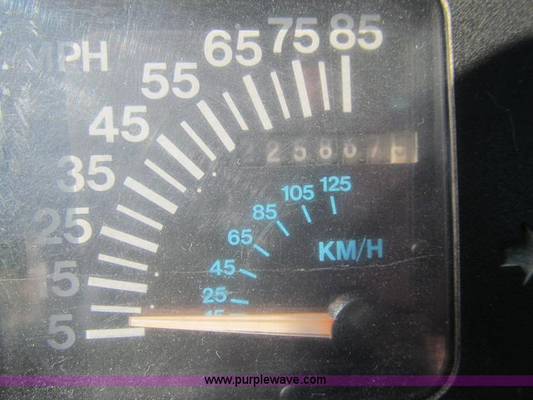 image for item K5735 1992 International 4600 rollback truck