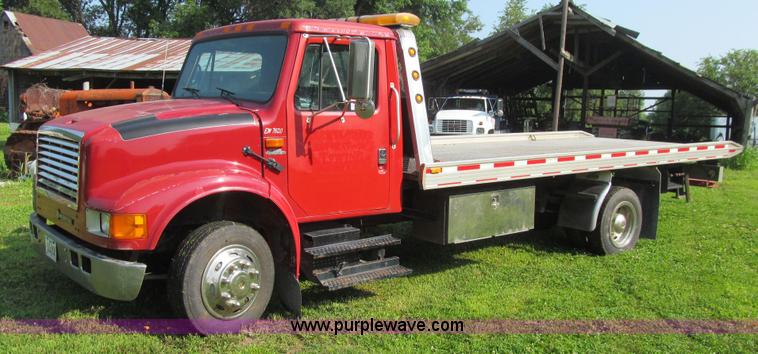 image for item K5735 1992 International 4600 rollback truck