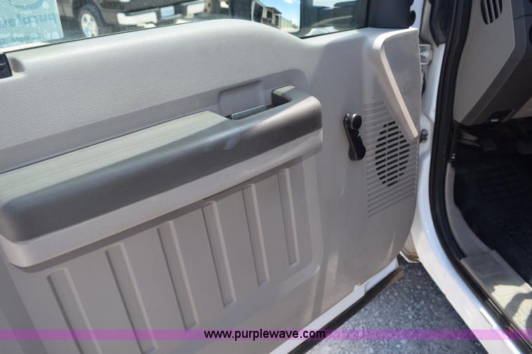 image for item K6124 2009 Ford F450 Super Duty flatbed truck