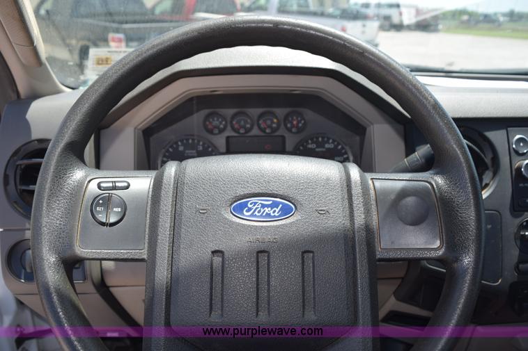 image for item K6124 2009 Ford F450 Super Duty flatbed truck