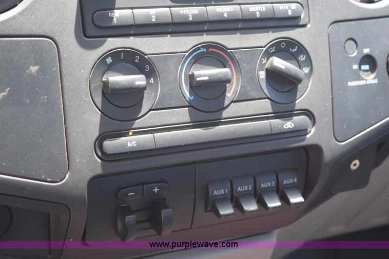 image for item K6124 2009 Ford F450 Super Duty flatbed truck