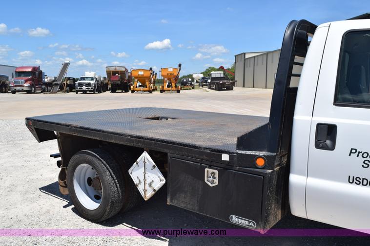 image for item K6124 2009 Ford F450 Super Duty flatbed truck