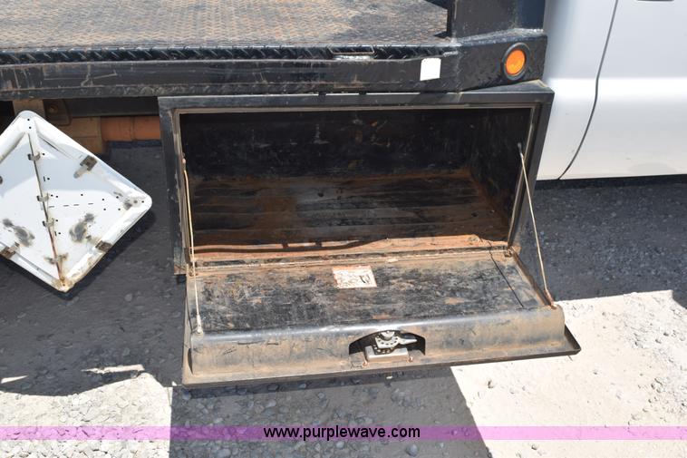 image for item K6124 2009 Ford F450 Super Duty flatbed truck