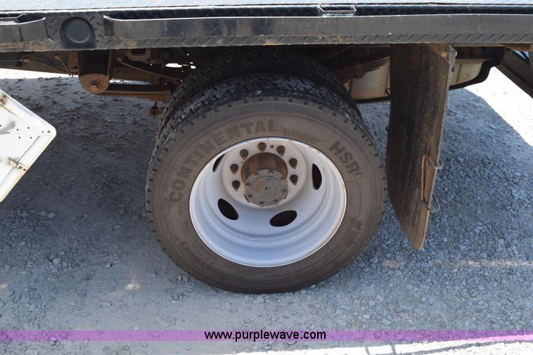 image for item K6124 2009 Ford F450 Super Duty flatbed truck
