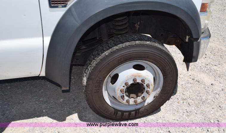 image for item K6124 2009 Ford F450 Super Duty flatbed truck