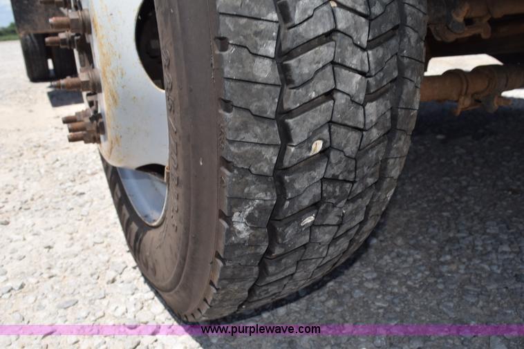 image for item K6124 2009 Ford F450 Super Duty flatbed truck