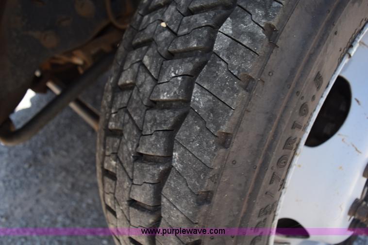 image for item K6124 2009 Ford F450 Super Duty flatbed truck