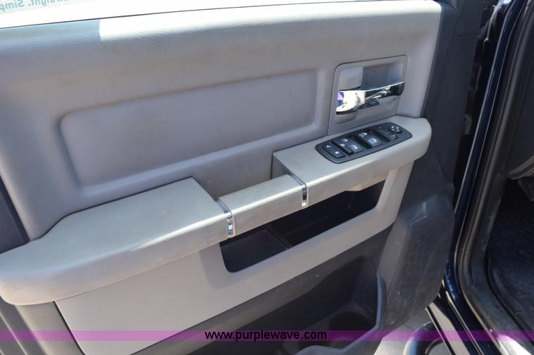 image for item K6126 2012 Dodge Ram 2500 Crew Cab pickup truck