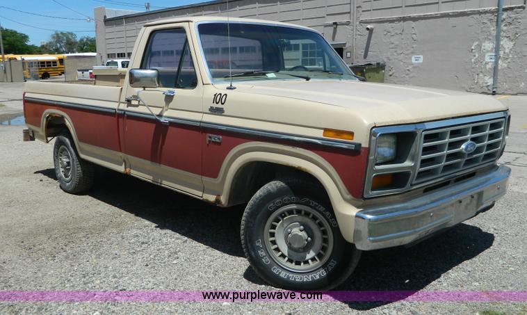 image for item K8086 1985 Ford F150 pickup truck