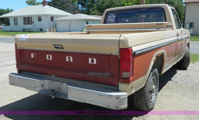 image for item K8086 1985 Ford F150 pickup truck