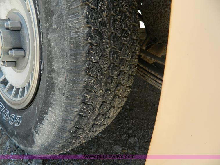 image for item K8086 1985 Ford F150 pickup truck