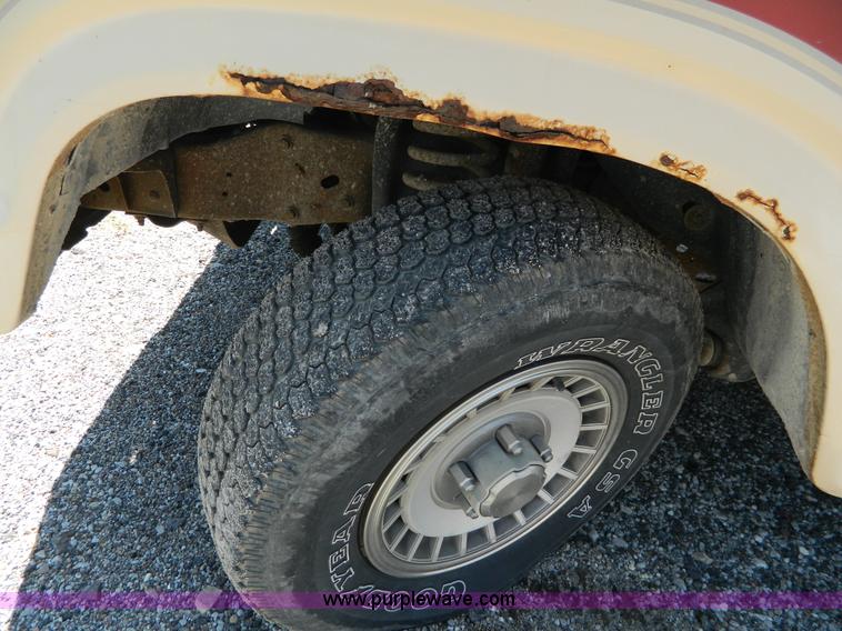 image for item K8086 1985 Ford F150 pickup truck