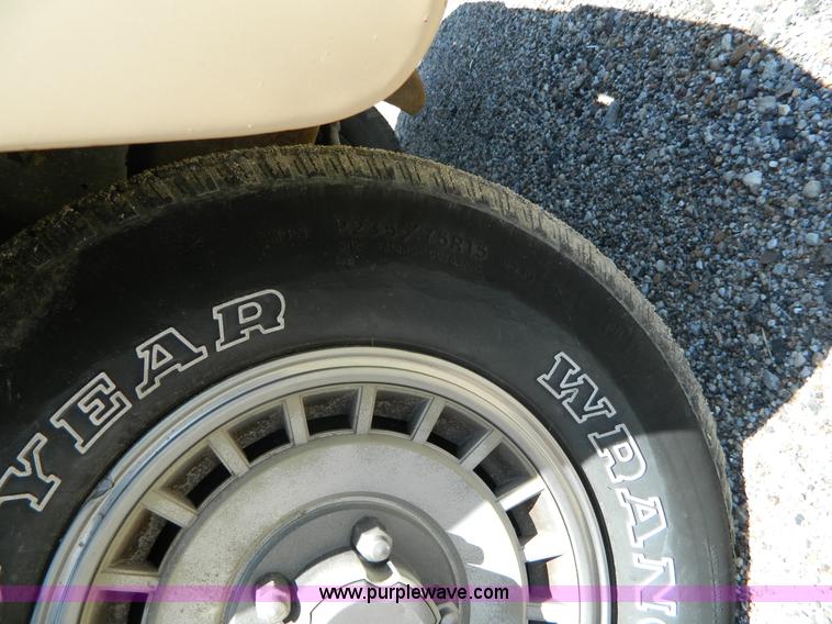 image for item K8086 1985 Ford F150 pickup truck