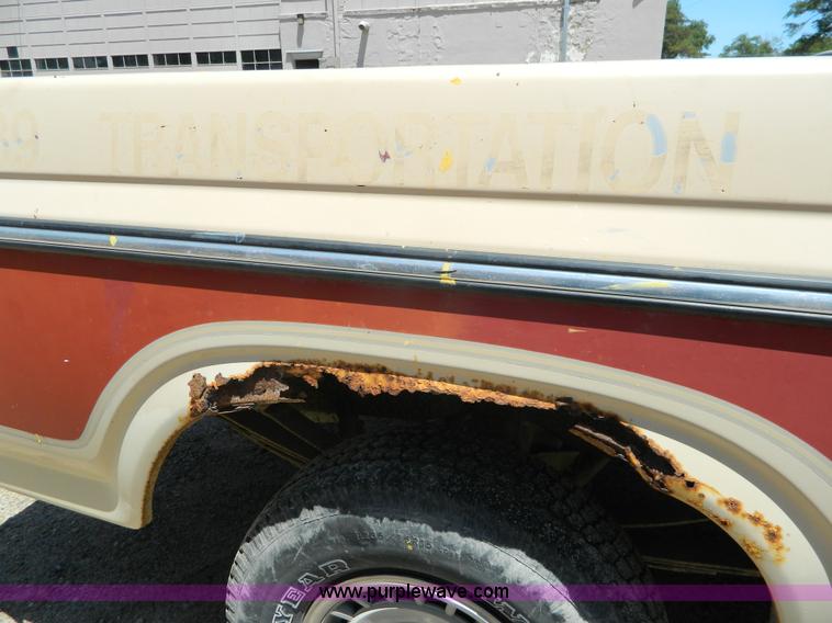 image for item K8086 1985 Ford F150 pickup truck