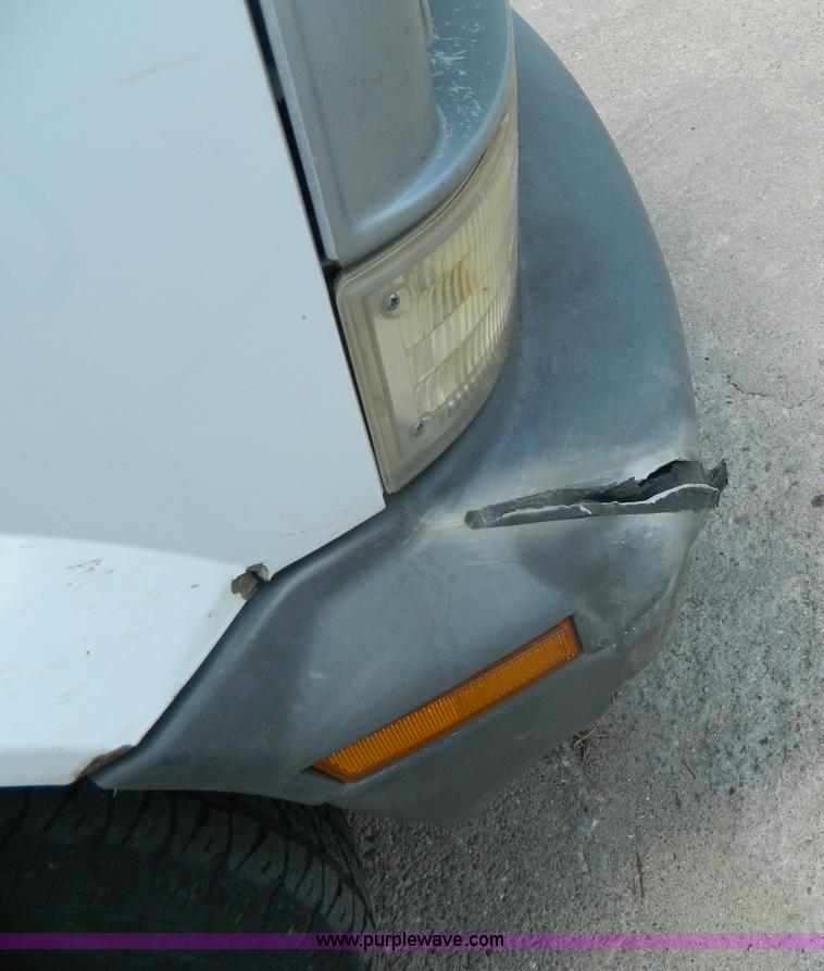 image for item K8109 2004 Chevrolet Astro Cargo van