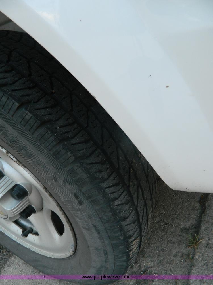 image for item K8109 2004 Chevrolet Astro Cargo van