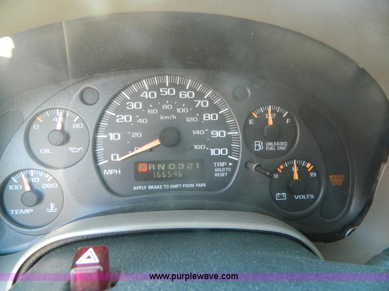 image for item K8109 2004 Chevrolet Astro Cargo van