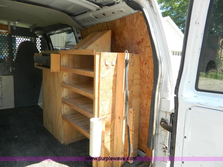 image for item K8109 2004 Chevrolet Astro Cargo van