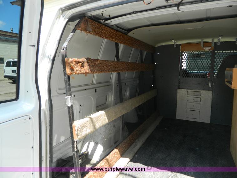 image for item K8109 2004 Chevrolet Astro Cargo van